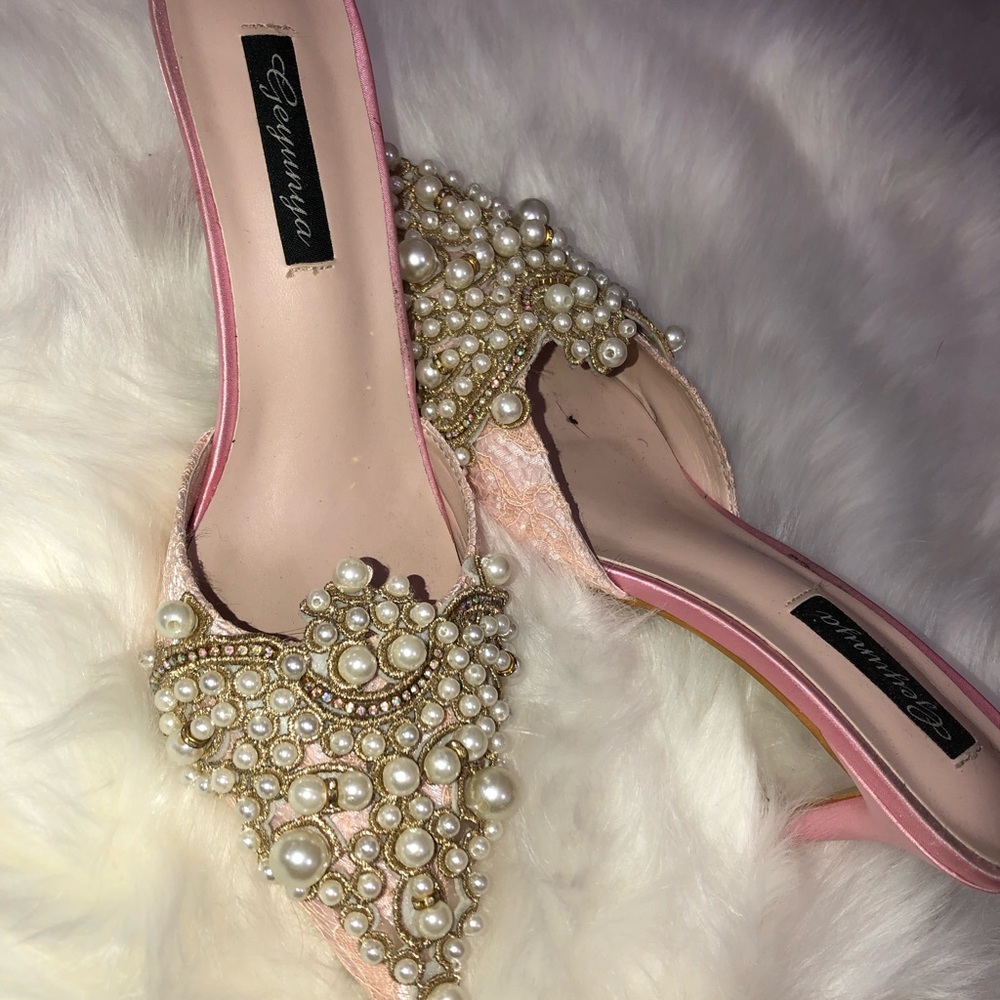 Cute and sassy heel.